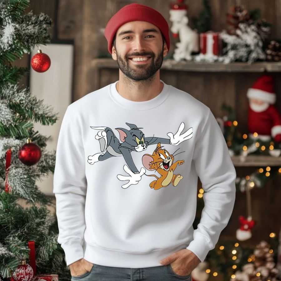 Tom & Jerry Classic Flying Chase Scene Sweatshirt 2 Tom & Jerry Classic Flying Chase Scene Sweatshirt 2